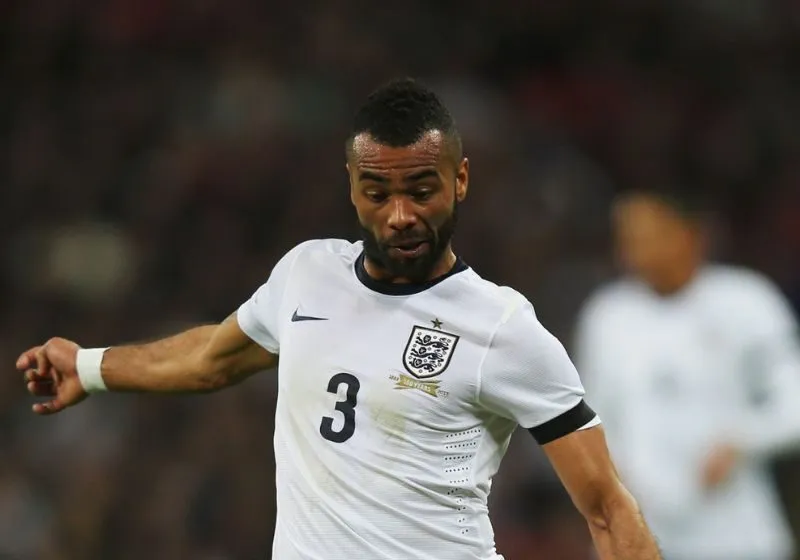 Phong cách thi đấu hiện đại của Ashley Cole