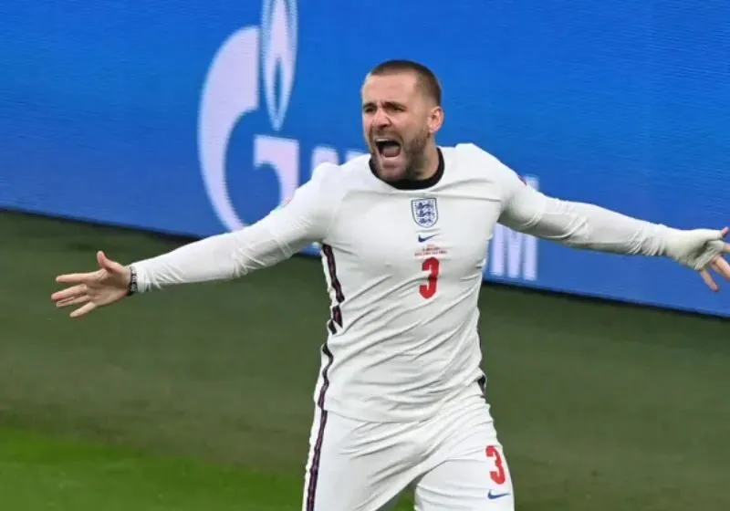 Luke Shaw khoác áo đội tuyển Anh 