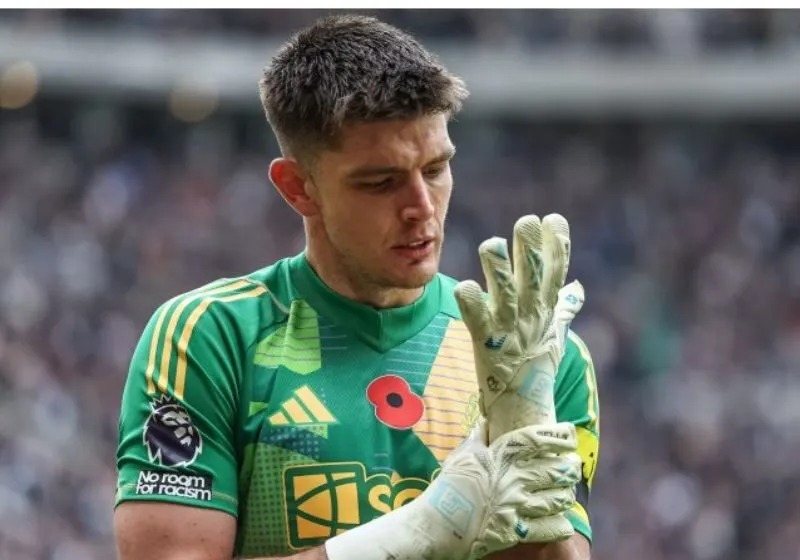 thủ môn Nick Pope