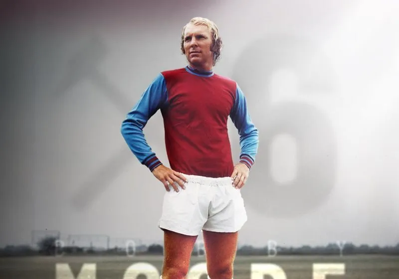 Bobby Moore đá cho câu lạc bộ nào