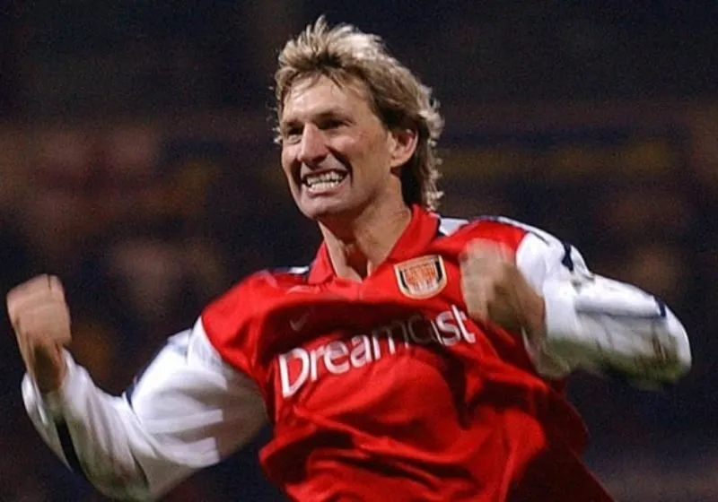 Tony adams đội huấn luyện